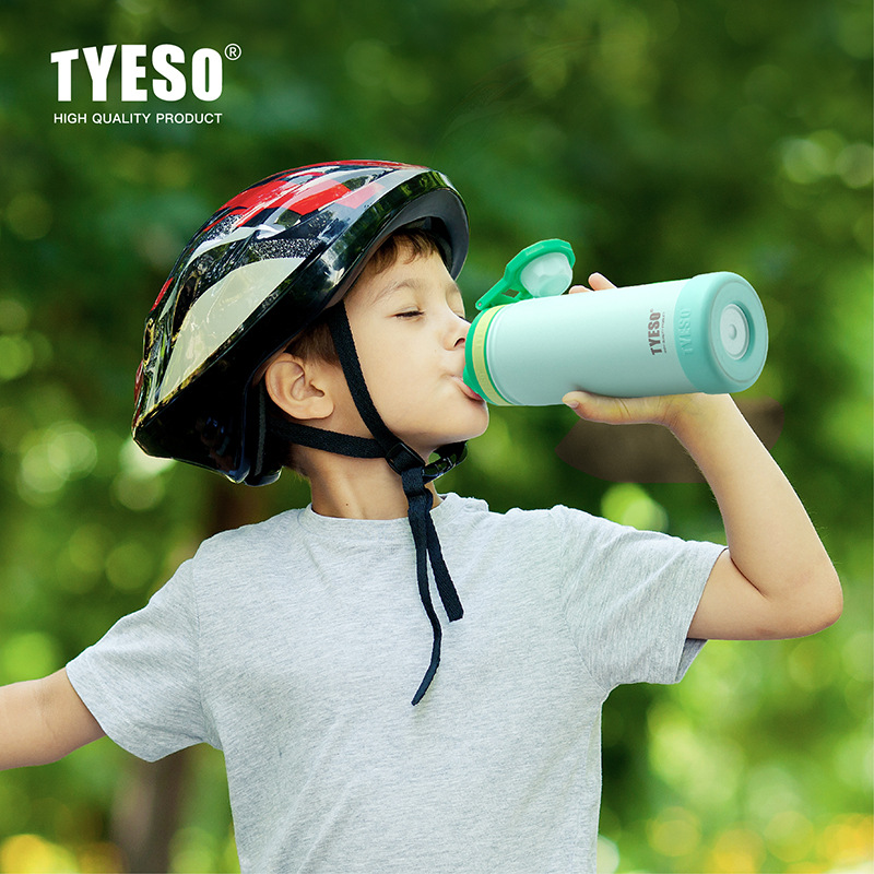 TYESO Bottiglia Termica Sporti - Sports Equipment 8 Year Old recensione e prezzo